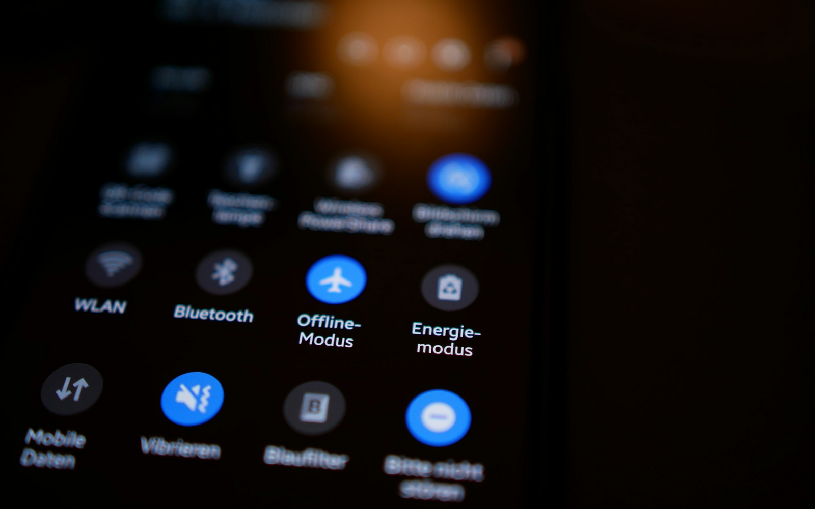 Android phone showing offline mode controls